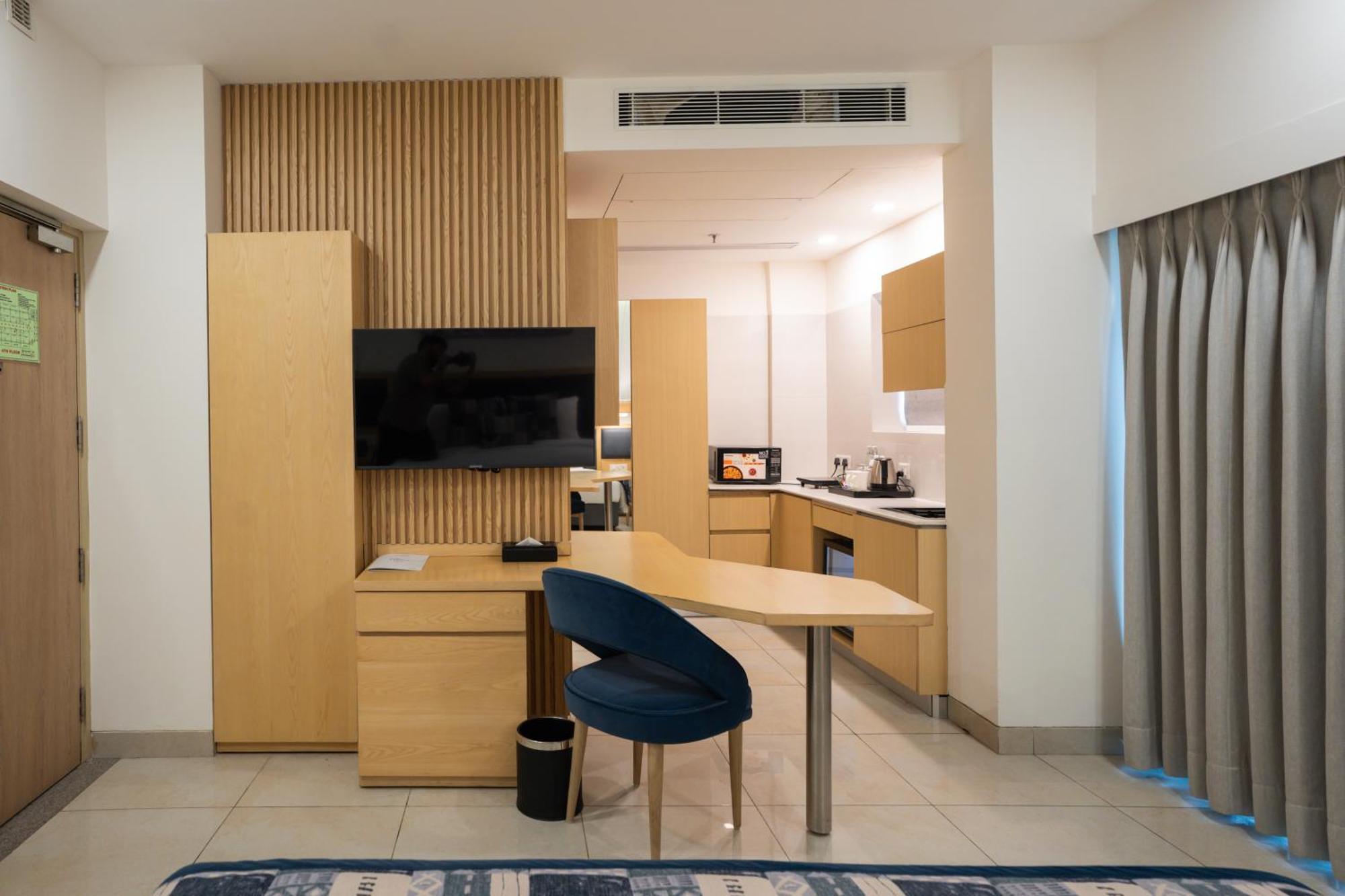 Ar Suites Klj Square 古尔冈 外观 照片