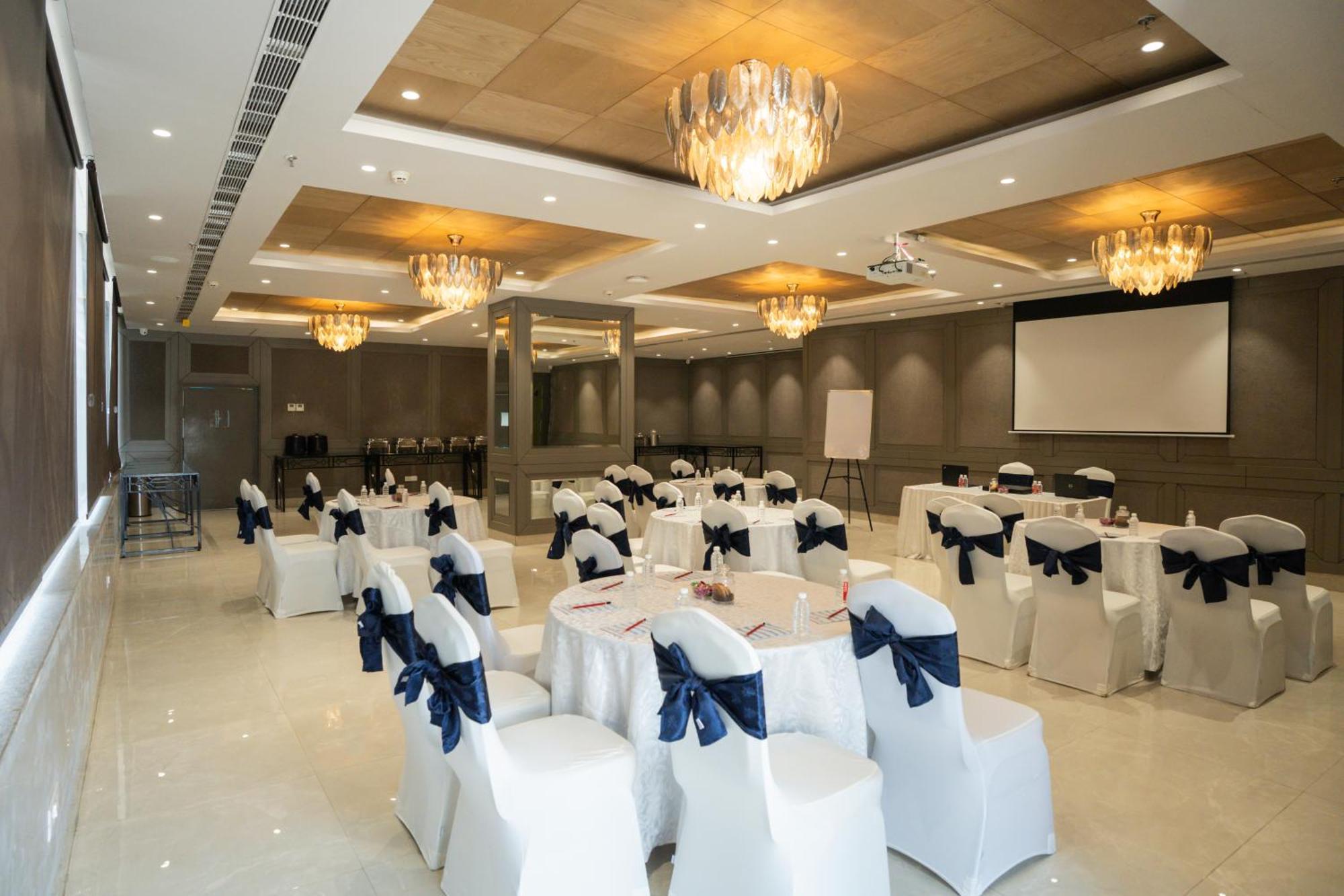 Ar Suites Klj Square 古尔冈 外观 照片