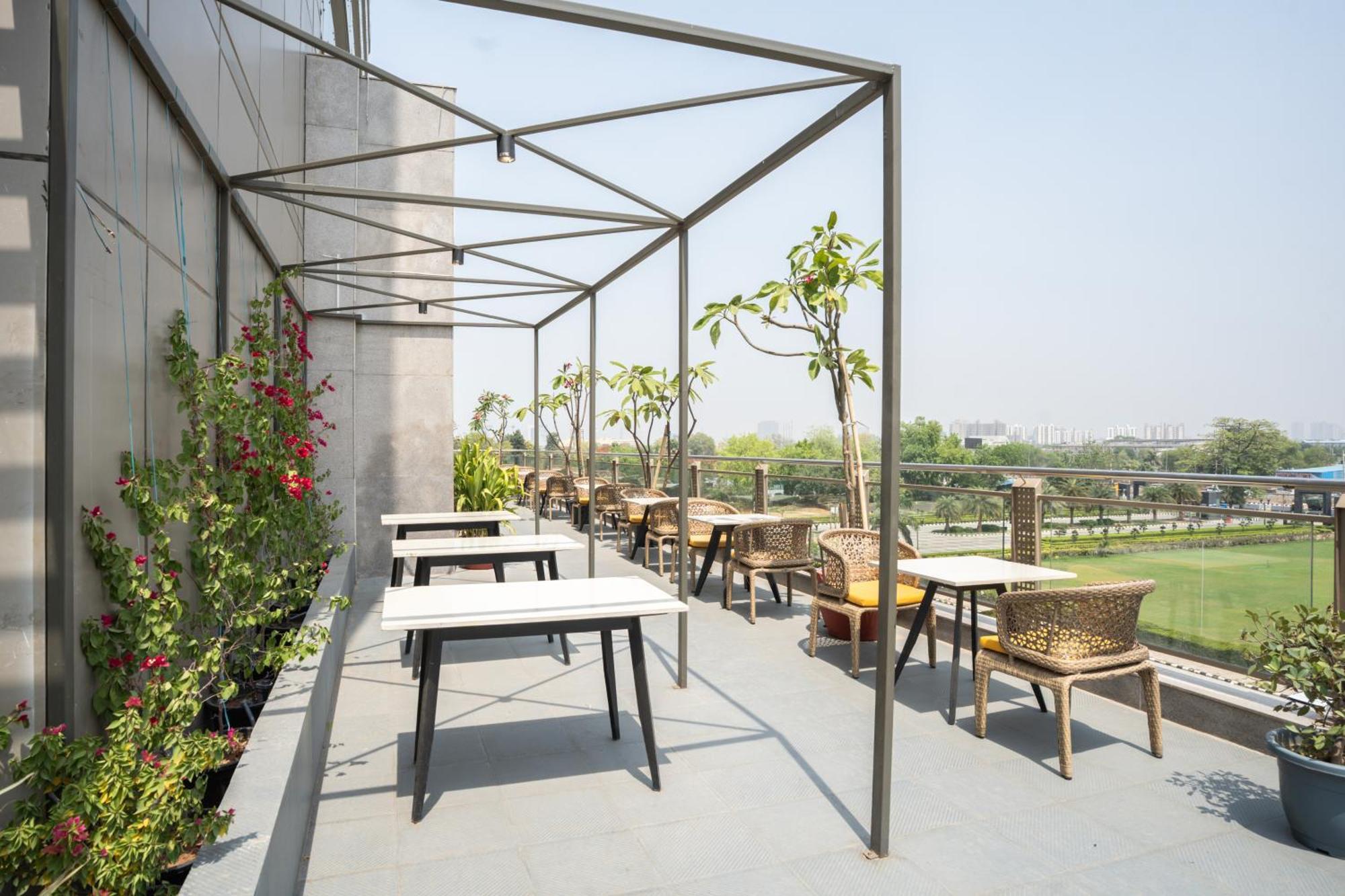 Ar Suites Klj Square 古尔冈 外观 照片